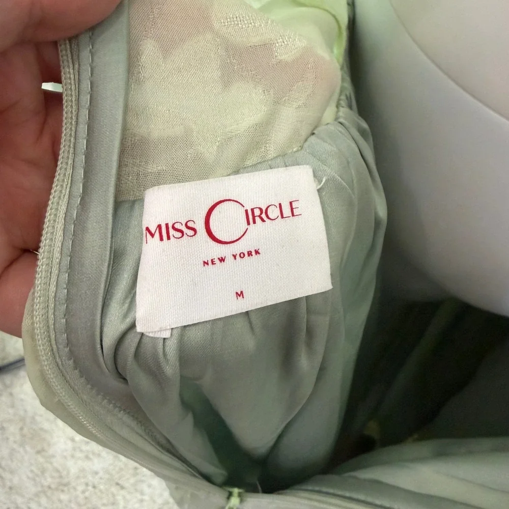 Miss Circle sage green